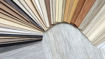 Bildercollage von unterschiedlichen Bodenbel&auml;gen