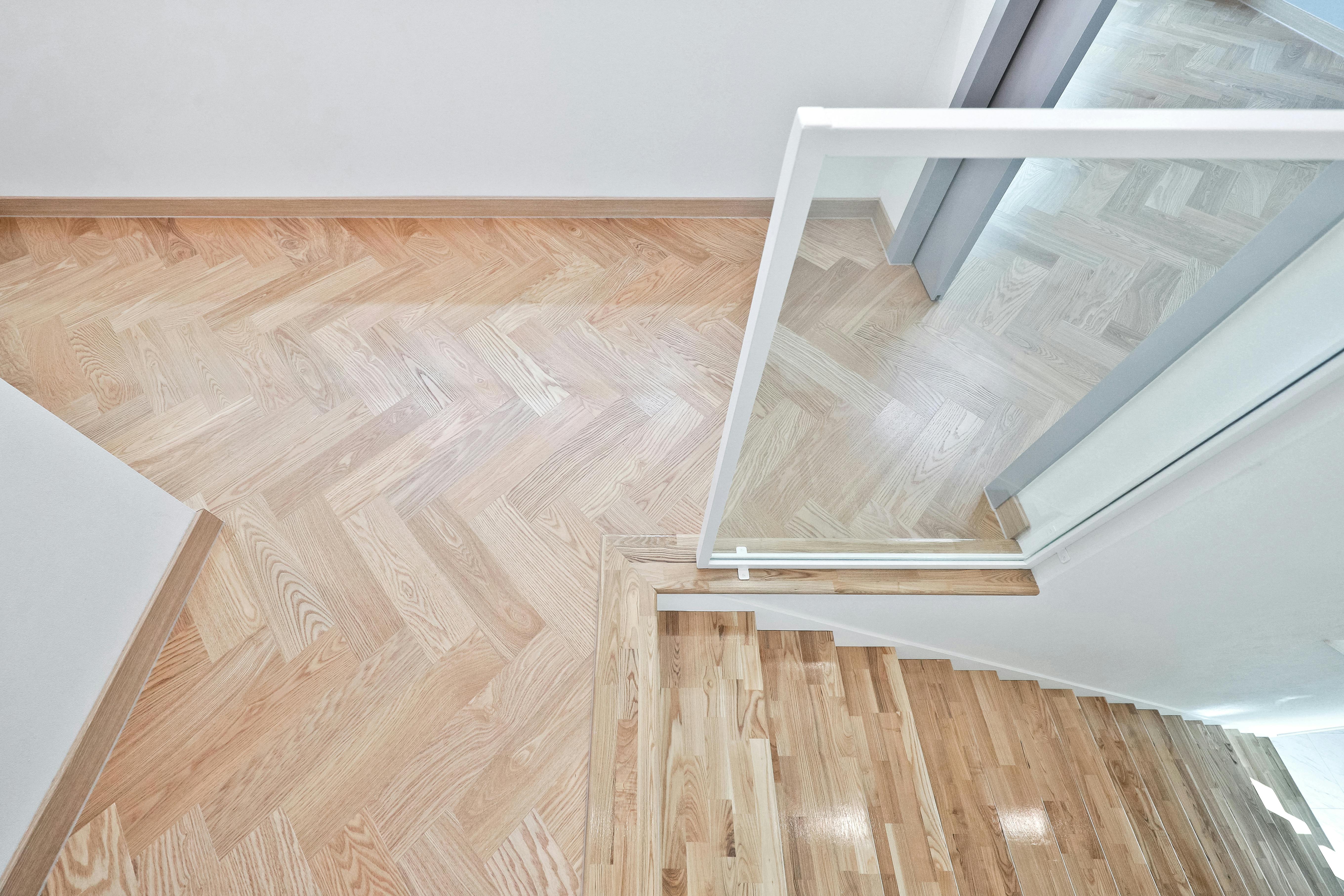 Boden im Fischgr&auml;t-Muster 