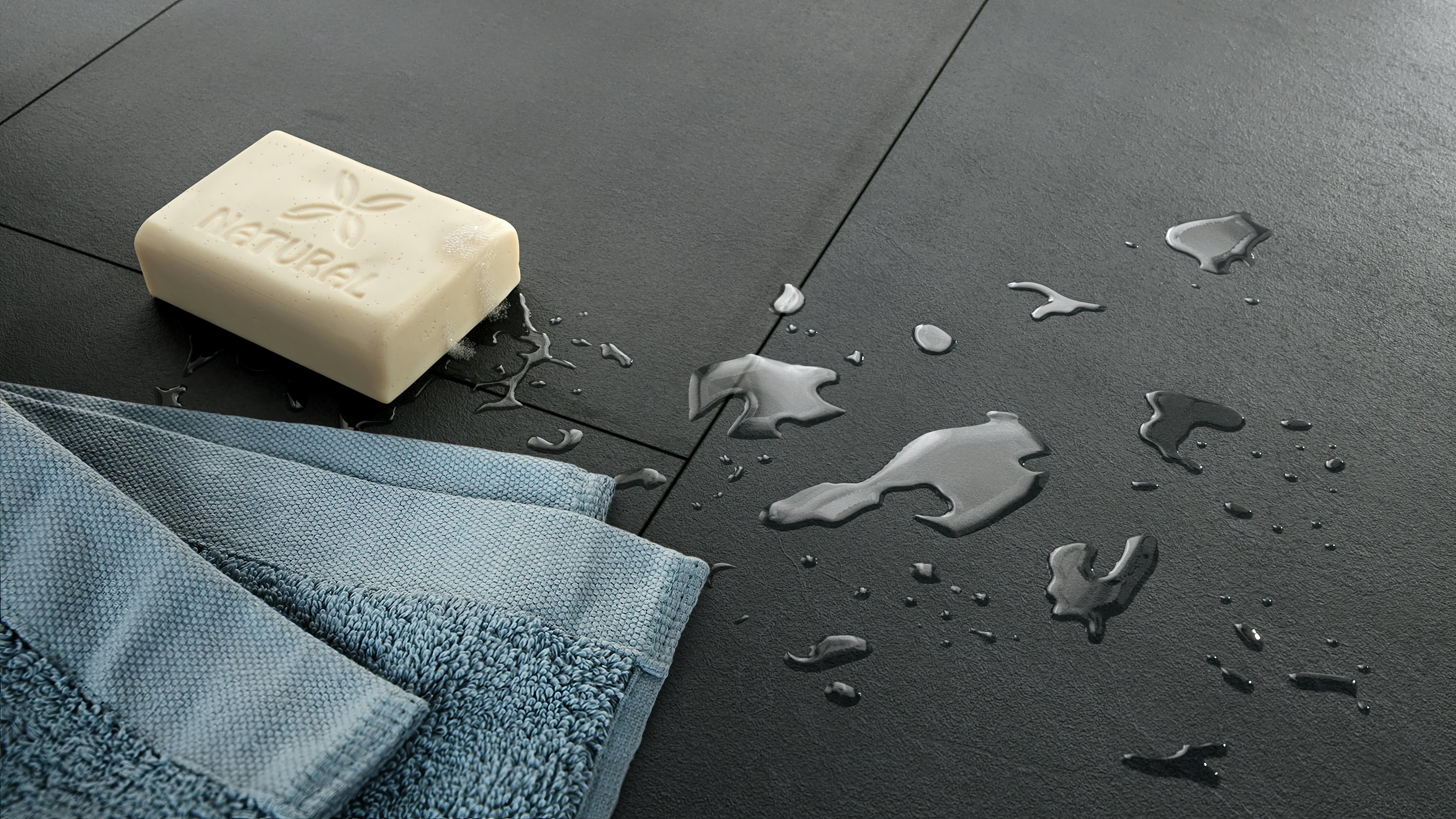 bodomoWAVE Boden im Test mit Wasser und Seife