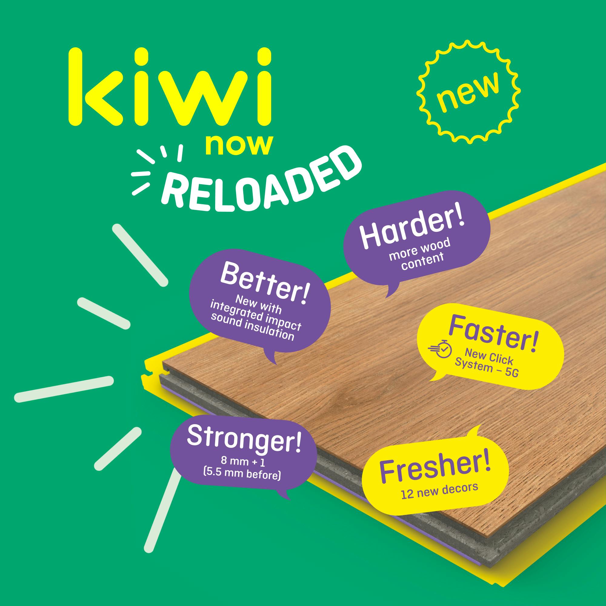 M&auml;dchen spielen mit einem Hund