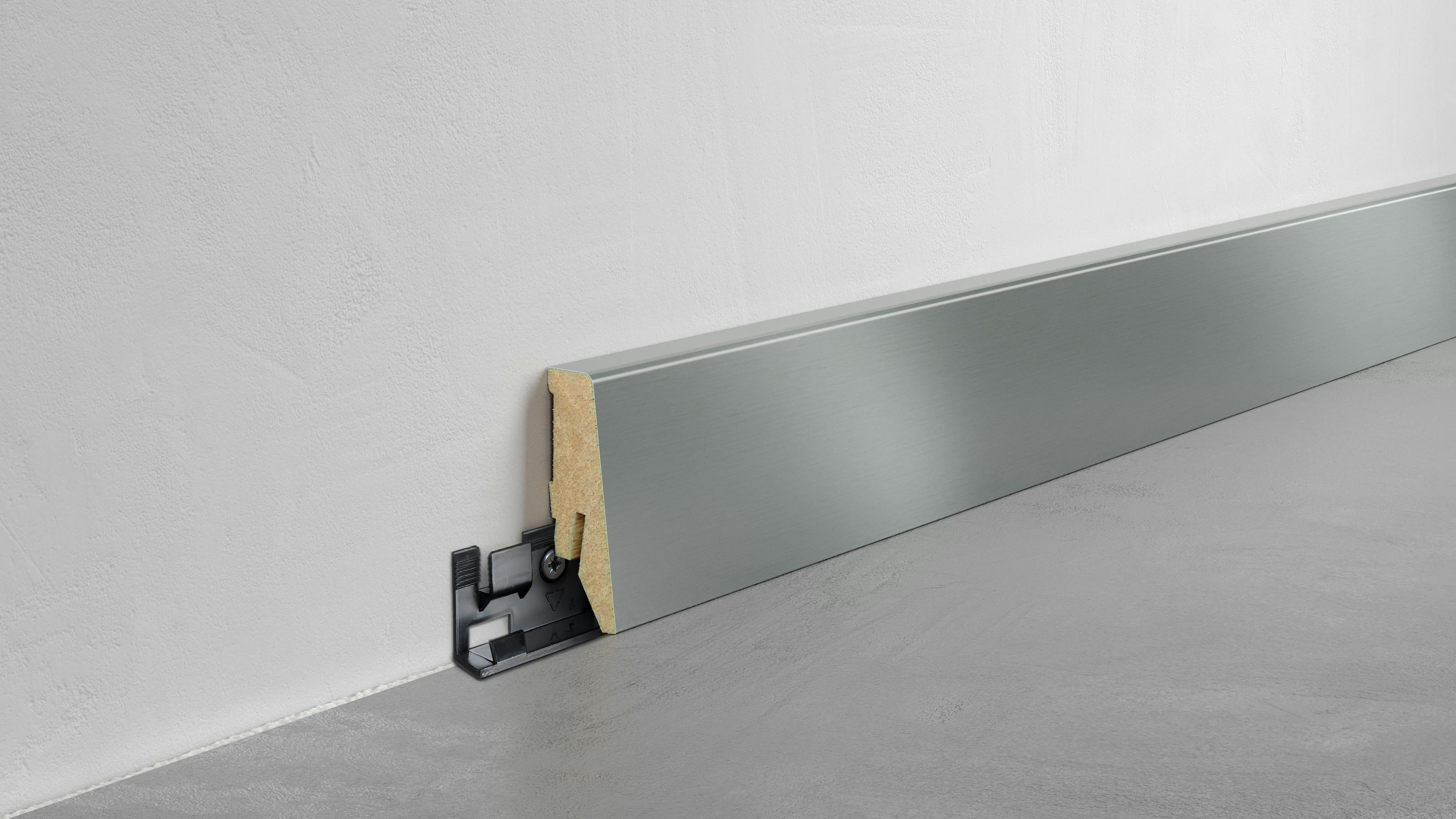 Fu&szlig;leiste Exquisit - Edelstahl geb&uuml;rstet - 58 mm Produktbild