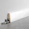 Fußleiste Exquisit - Weiß hochglanz - 58 mm Produktbild Wohnzimmer - Urban mit Wohnwand zoom