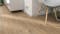 Laminat BoDomo Exquisit Barren Eiche Produktbild Wohnzimmer - Urban mit Wohnwand zoom