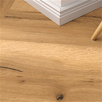 Regence Nature Fischgrät Produktbild Musterfläche von oben schräg zoom