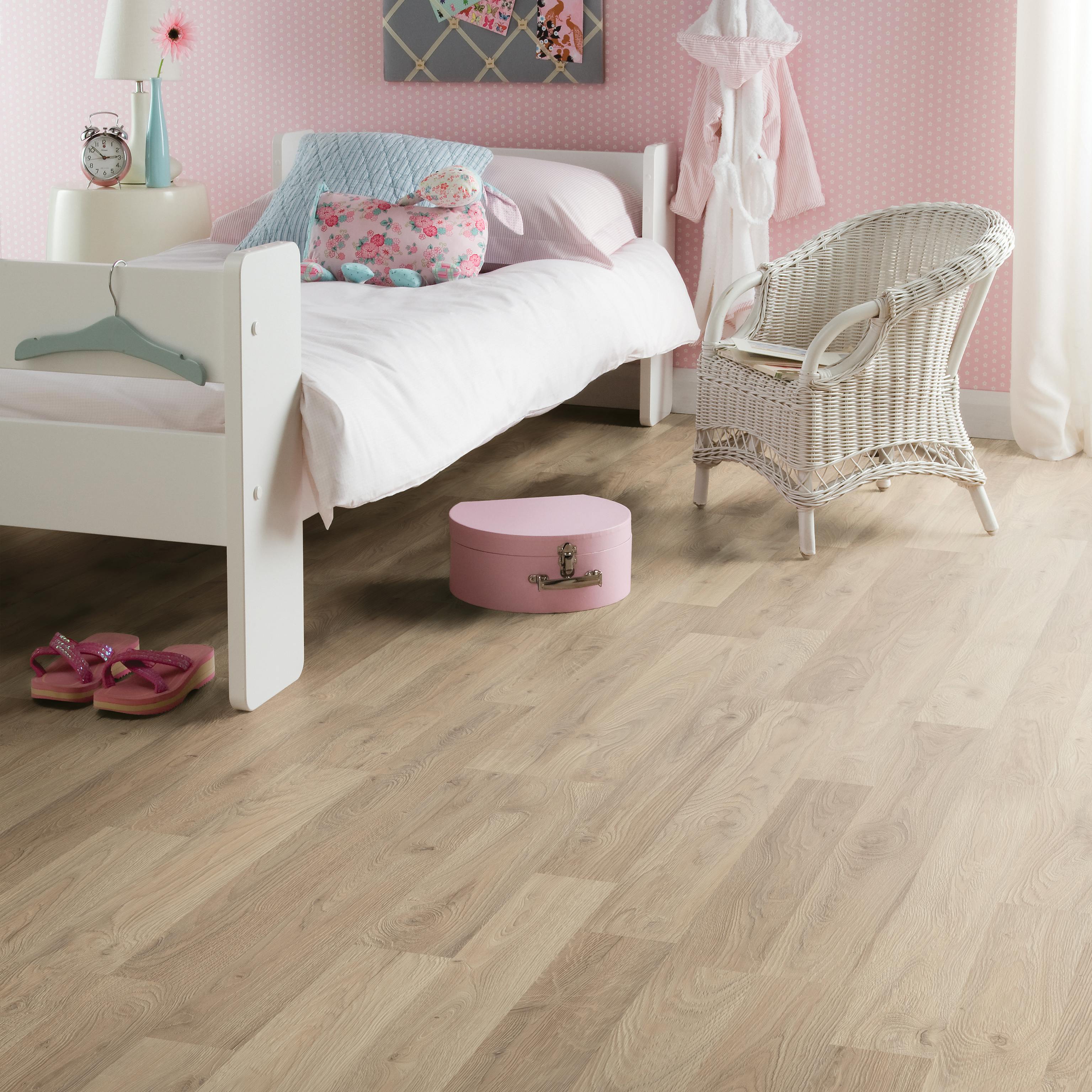 Laminat Kronoflooring Studio Oak Produktbild Musterfl&auml;che von oben schr&auml;g zoom