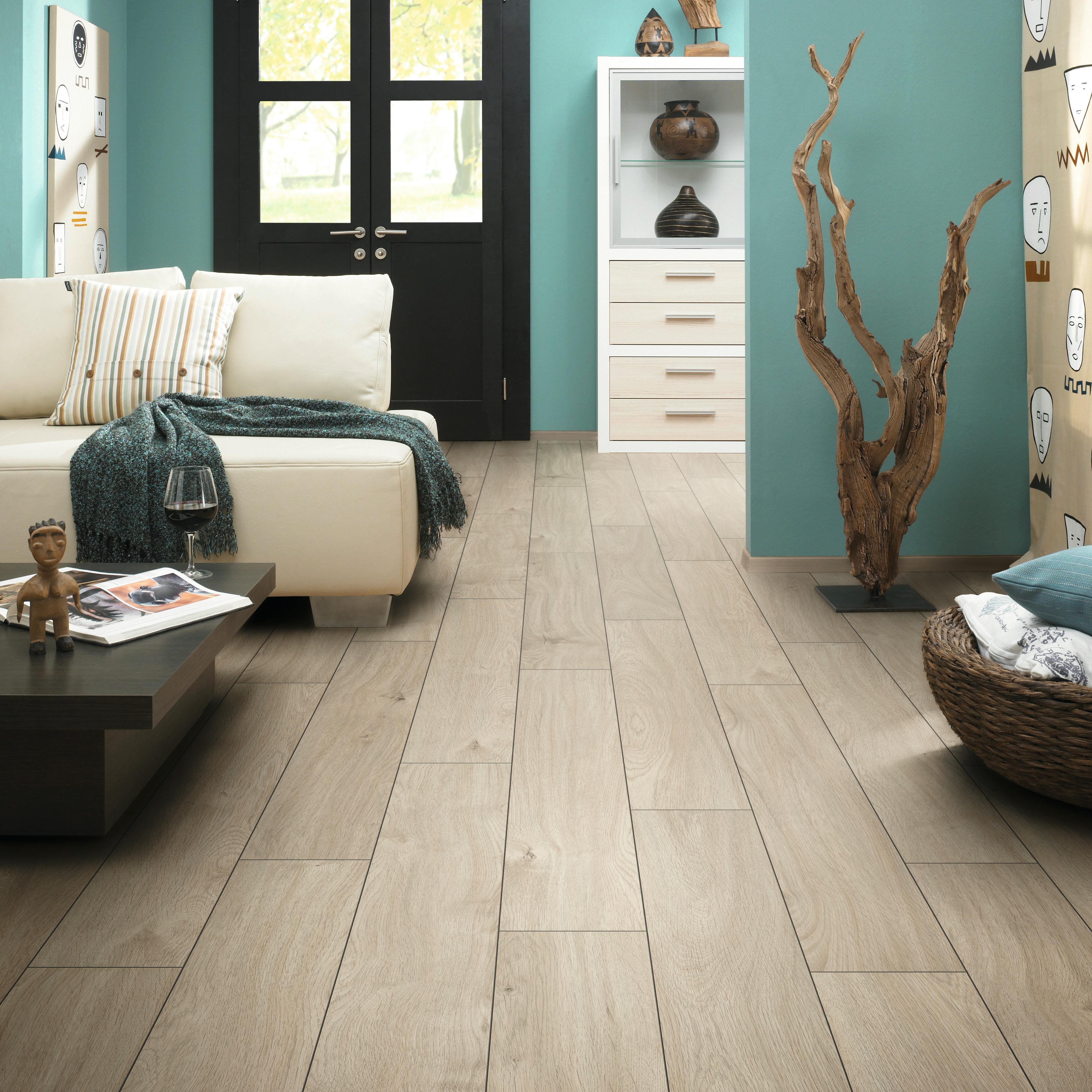 Laminat Kronoflooring Hayloft Oak Produktbild Musterfl&auml;che von oben schr&auml;g zoom